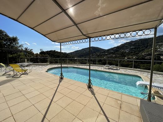 Villa en La Londe-les-Maures, Var