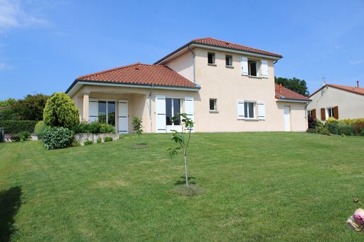 Πολυτελή κατοικία σε Bellerive-sur-Allier, Allier