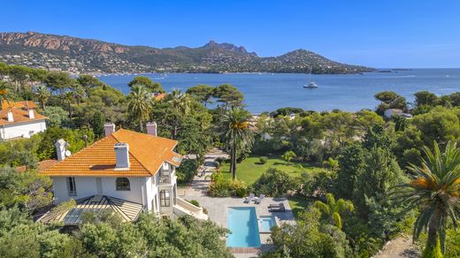 Πολυτελή κατοικία σε Saint-Raphaël, Var