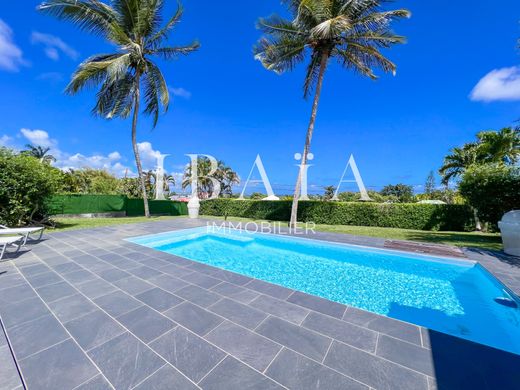 Luxe woning in Petit-Bourg, Guadeloupe