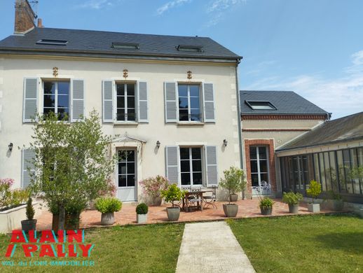 Luxe woning in Cloyes-sur-le-Loir, Eure-et-Loir