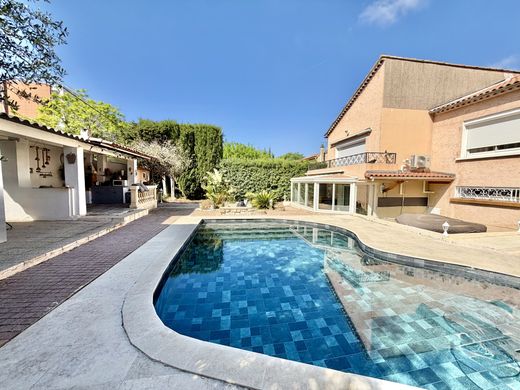 Luxury home in La Valette-du-Var, Var