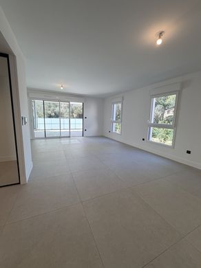 Apartment in Baillargues, Hérault