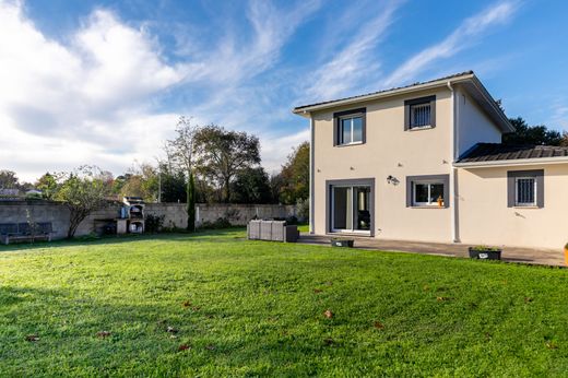 منزل ﻓﻲ Mérignac, Gironde