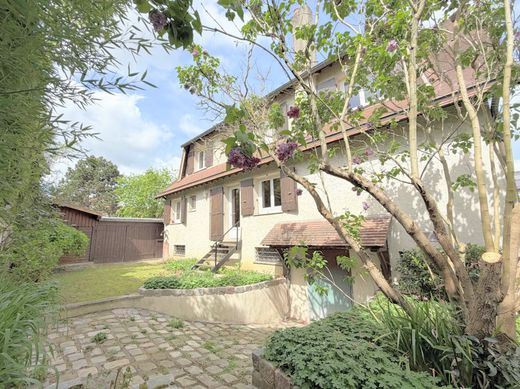 Luxury home in Rueil-Malmaison, Hauts-de-Seine