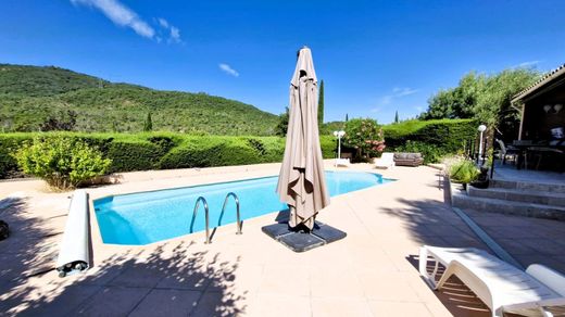 Вилла, Bagnols-en-Forêt, Var