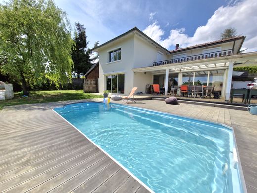 Luxus-Haus in Injoux-Génissiat, Ain
