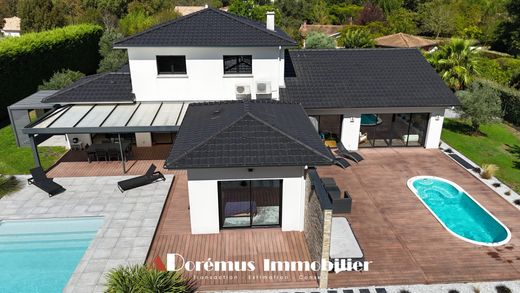 Luxury home in Bouliac, Gironde