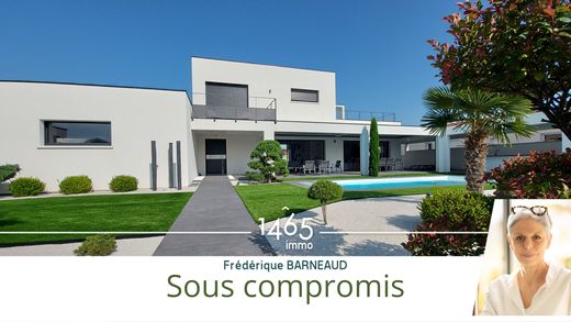 Villa in Pont-du-Château, Puy-de-Dôme