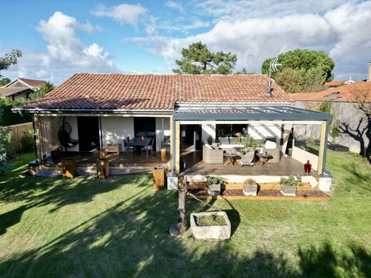 Luxury home in Gujan-Mestras, Gironde