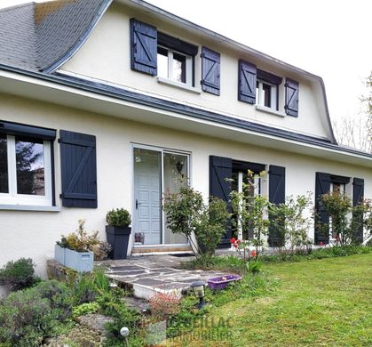 Maison de luxe à Orcines, Puy-de-Dôme