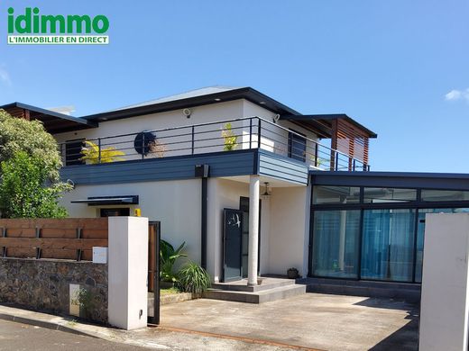 Luxury home in Sainte-Clotilde, Réunion