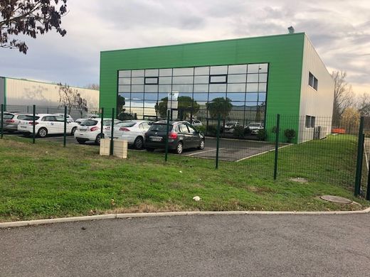 Office in Villeneuve-lès-Bouloc, Upper Garonne