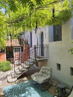 Luxury home in Arles, Bouches-du-Rhône