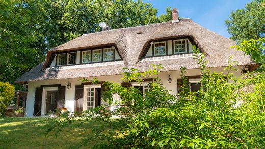 Элитный дом, Lamorlaye, Oise