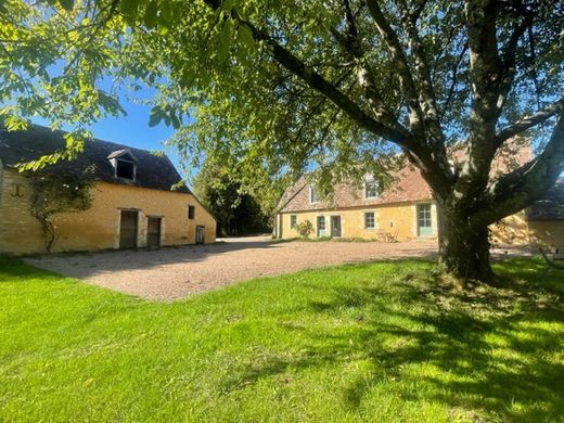 Luxe woning in Nogent-le-Bernard, Sarthe