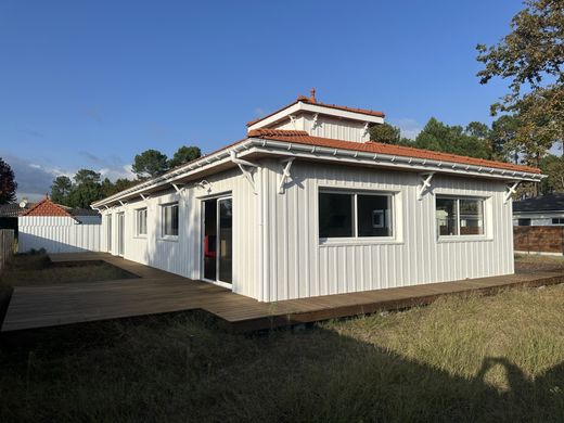 Villa in Arès, Gironde