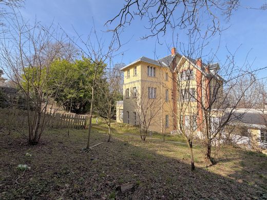 Casa de lujo en Rueil-Malmaison, Altos de Sena