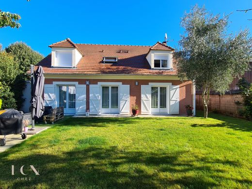 Casa di lusso a Margency, Val d'Oise