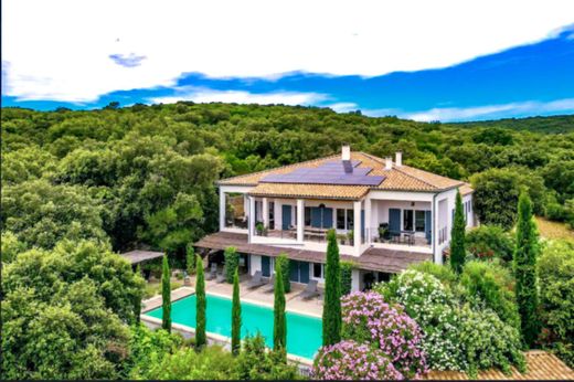 منزل ﻓﻲ Verfeuil, Gard