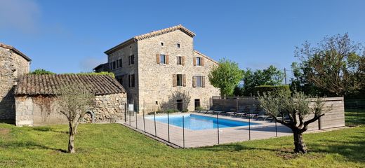 Вилла, Ruoms, Ardèche