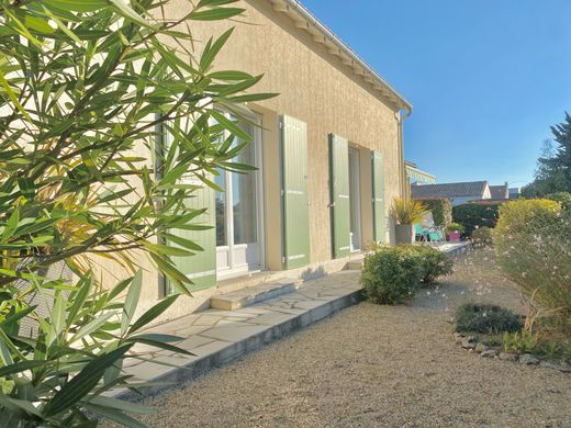 Luxe woning in Saint-Palais-sur-Mer, Charente-Maritime