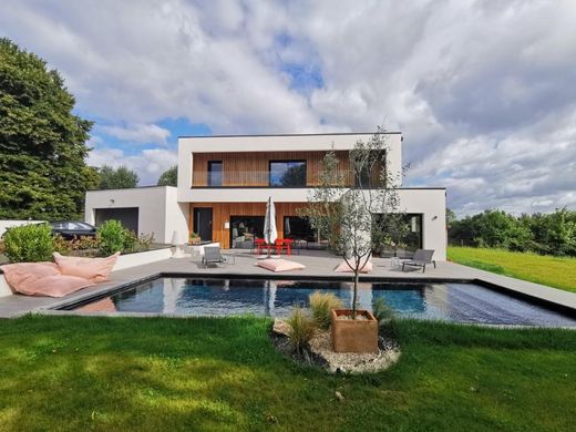 Luxury home in Orcines, Puy-de-Dôme