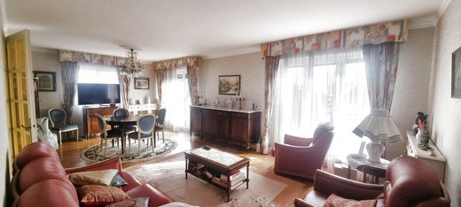 Apartament w Le Perreux-sur-Marne, Val-de-Marne