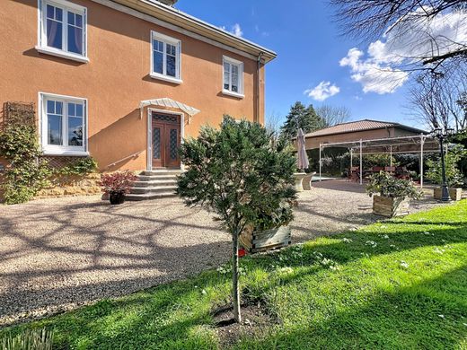 Luxury home in Limas, Rhône