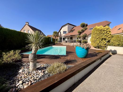 Luxury home in Varois-et-Chaignot, Cote d'Or