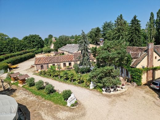 Casa di lusso a Montereau-Fault-Yonne, Seine-et-Marne