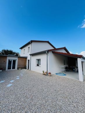 Luxe woning in Saint-Jean-de-Liversay, Charente-Maritime