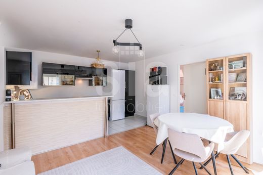 Apartment in Les Lilas, Seine-Saint-Denis