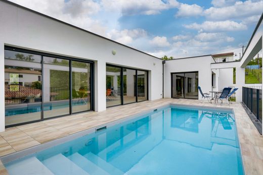 Luxus-Haus in Créon, Gironde