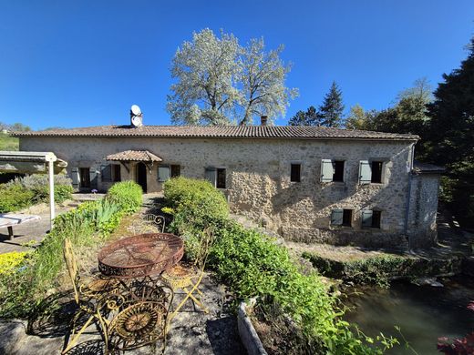 Luxury home in Blasimon, Gironde