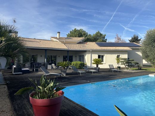 Luxury home in Marmande, Lot-et-Garonne