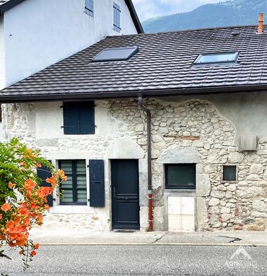 Luxury home in Sergy, Ain