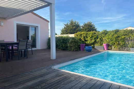 Luxury home in Les Sables-d'Olonne, Vendée