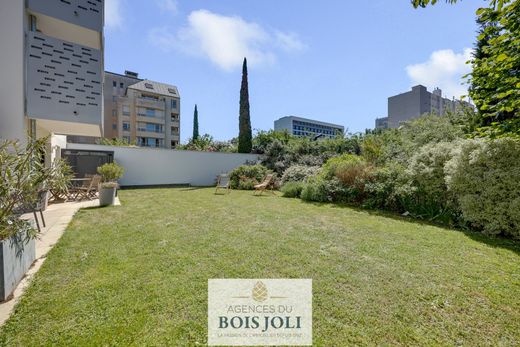 Apartment in Issy-les-Moulineaux, Hauts-de-Seine