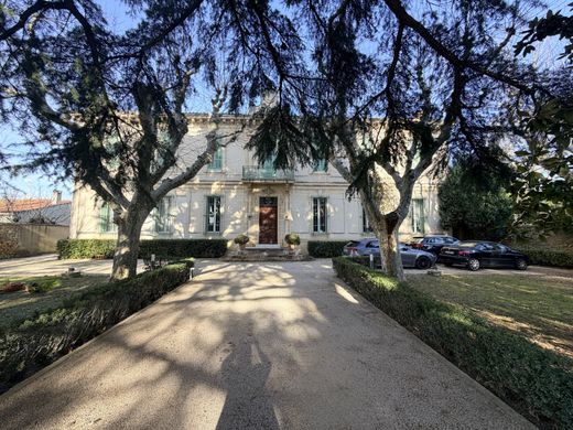 Luxus-Haus in Grans, Bouches-du-Rhône