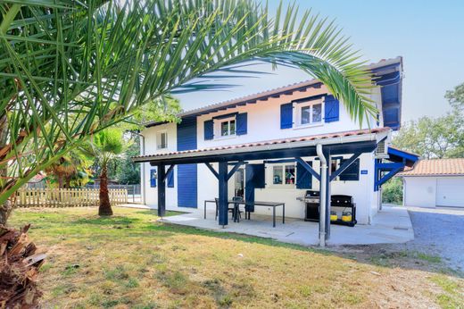 Luxus-Haus in Saint-Laurent-de-Gosse, Landes