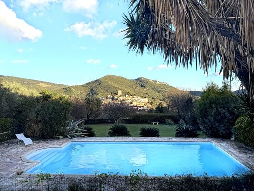 Villa a Le Revest-les-Eaux, Var