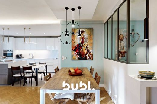 Apartment / Etagenwohnung in Rueil-Malmaison, Hauts-de-Seine