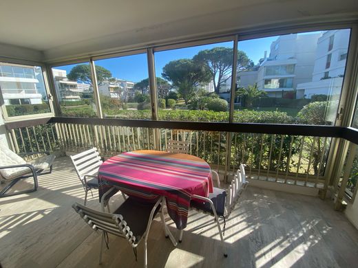 아파트 / Mandelieu-la-Napoule, Alpes-Maritimes