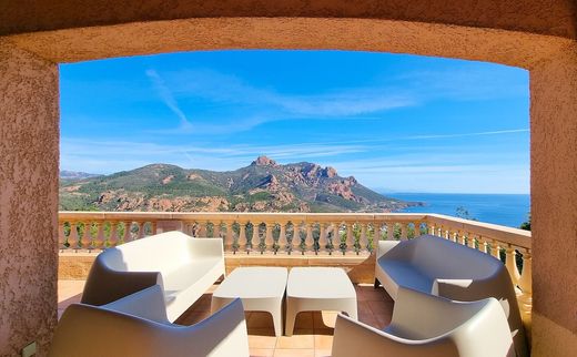 别墅  Anthéor, Var