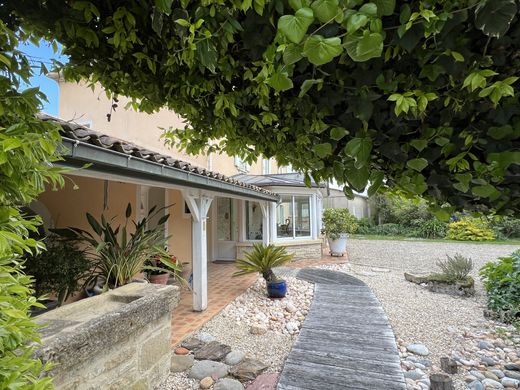 Luxus-Haus in La Réole, Gironde