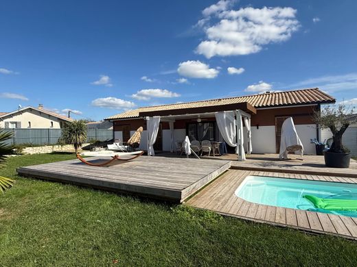 Элитный дом, Salles, Gironde