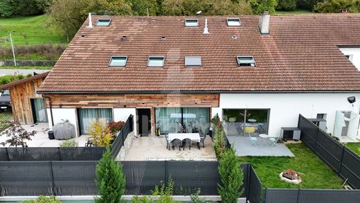 Luxus-Haus in Saint-Cergues, Haute-Savoie