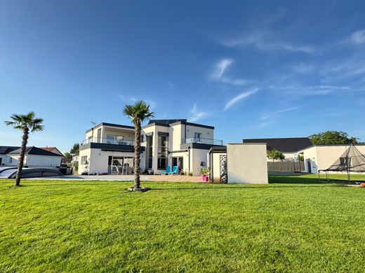 Luxe woning in Lyoffans, Haute-Saône