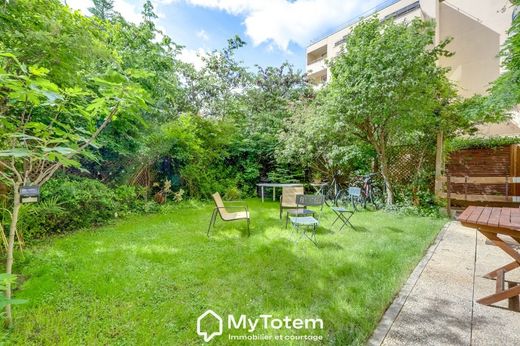 Apartment in Issy-les-Moulineaux, Hauts-de-Seine